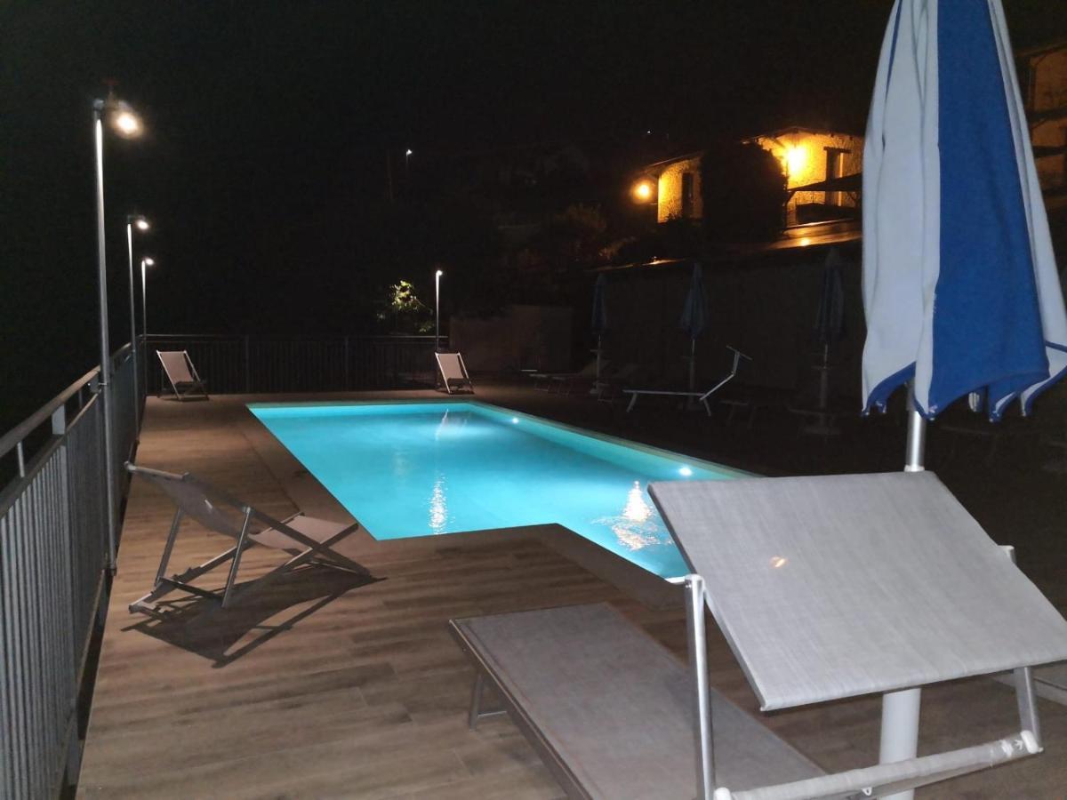 Da Fabiana Bed & Breakfast Bossolasco Bagian luar foto