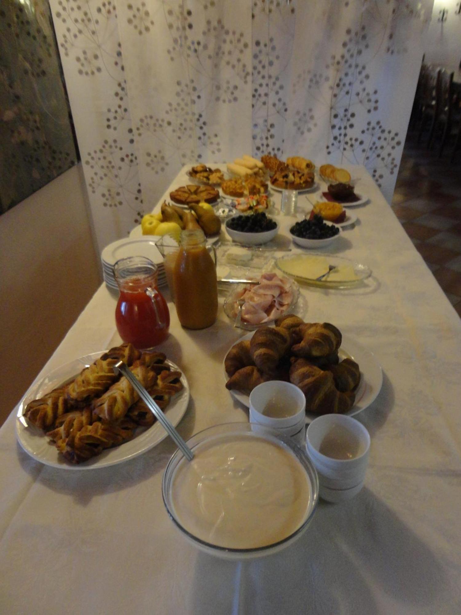 Da Fabiana Bed & Breakfast Bossolasco Bagian luar foto