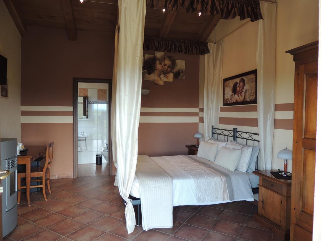 Da Fabiana Bed & Breakfast Bossolasco Bagian luar foto
