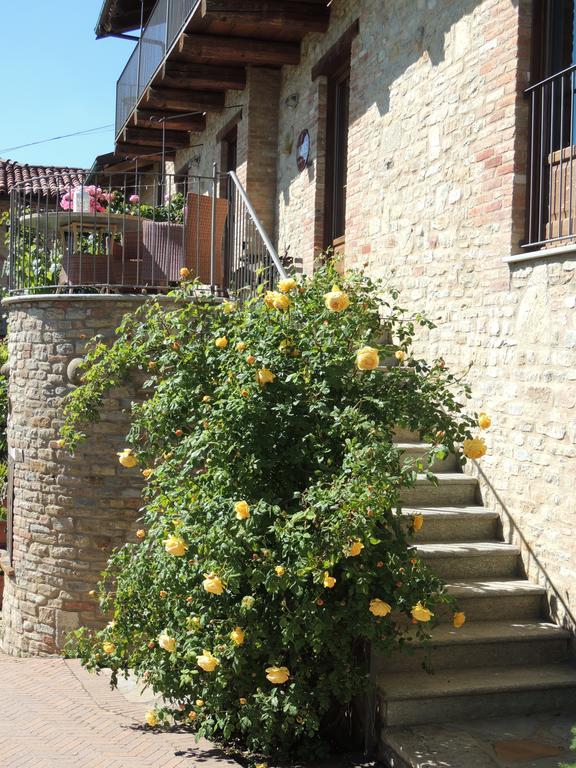 Da Fabiana Bed & Breakfast Bossolasco Bagian luar foto