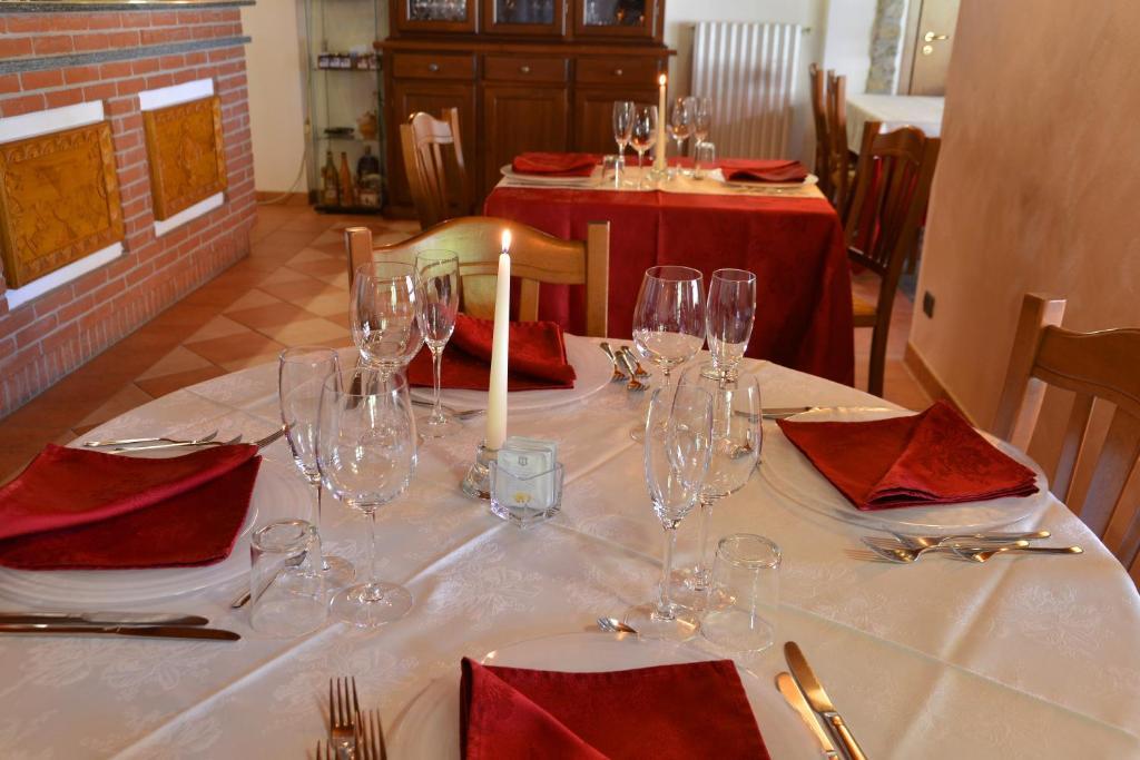 Da Fabiana Bed & Breakfast Bossolasco Bagian luar foto