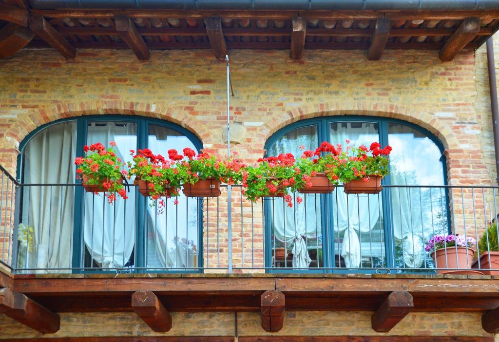 Da Fabiana Bed & Breakfast Bossolasco Bagian luar foto